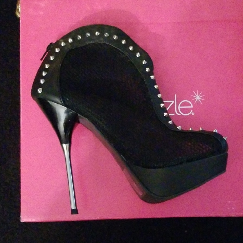 Booties - Picture 3 of 4